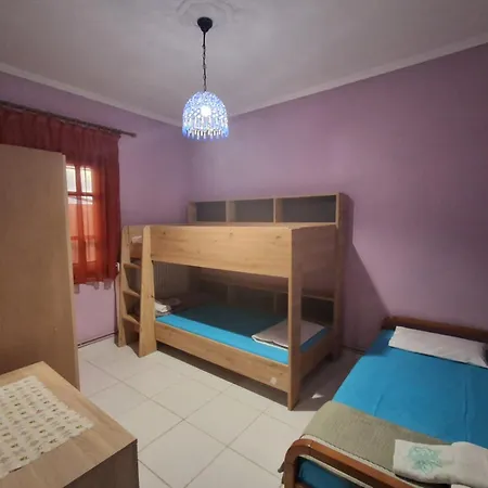Vaioshouse Apartman *